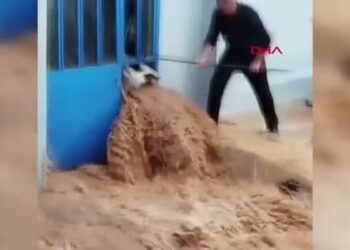 Kastamonu'da Cide'de sağanak; köy yemekhanesini su bastı /Haber metni eklendi