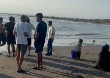 Mersin’de denize giren aynı aileden 5 kişi dalgalarla açığa sürüklendi: 3 ölü, 1 kayıp, 1 kişi kurtarıldı