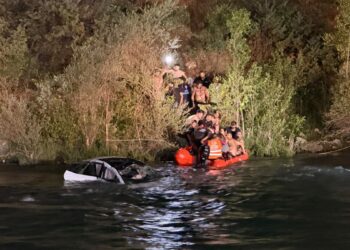 Otomobilin takla atıp Munzur Nehri'ne düştüğü kazada yaralanan kadın kurtarılamadı