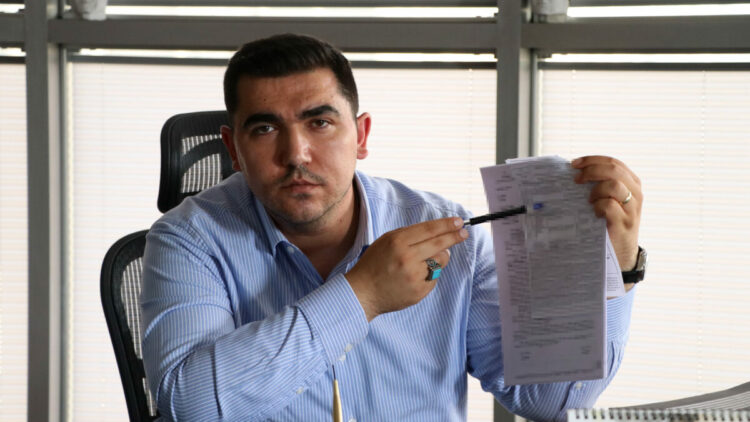 Evinde uyurken kesildiğini belirttiği 140 bin TL’lik ‘makas atma’ cezasını iptal ettirdi