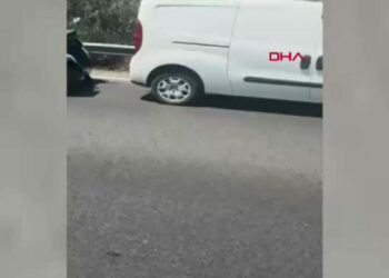 Arızalanan otomobile çarpan motosikletin sürücüsü öldü