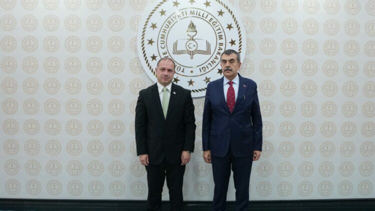 Bakan Tekin, Gürcistan Eğitim, Bilim ve Gençlik Bakanı Mikanadze ile bir araya geldi