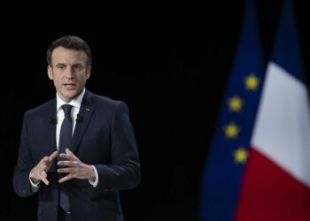 Macron: Benzeri görülmemiş bir yangınla karşı karşıyayız