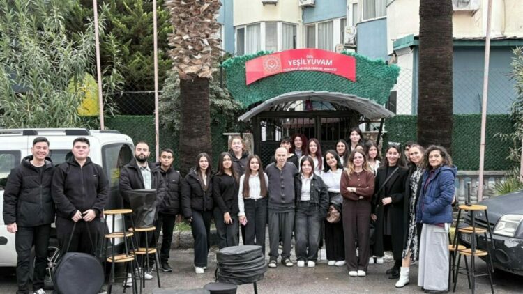 Ritimle anlattığı çevre dersi dünya birincisi oldu