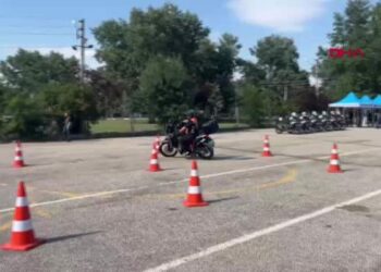 Edirne'de motosiklet sürücülerine 'güvenli sürüş' eğitimi