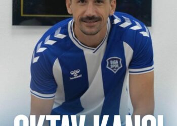 Bigaspor'da Oktay ve Haktan imzaladı