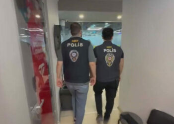 Forex vaadiyle uluslararası dolandırıcılık yapan çağrı merkezine operasyon: 54 gözaltı