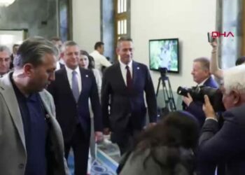 Yeni Parti Genel Başkanı Özgür Özel, partisinin ilk kapalı grup toplantısı sonrası açıklamalarda bulundu