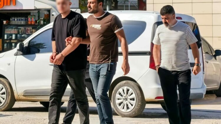 Arkadaşını silahla tehdit edip, başkasına olan borcunu ödeten şüpheli yakalandı