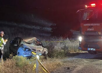 Kırşehir’de otomobil ile traktör çarpıştı: 1 ölü, 2 yaralı