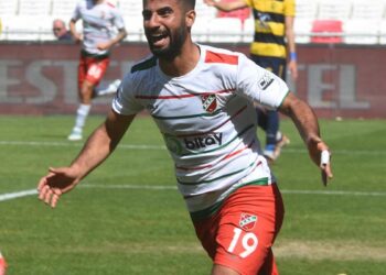 Karşıyaka'da Yılmaz kapıları kapattı