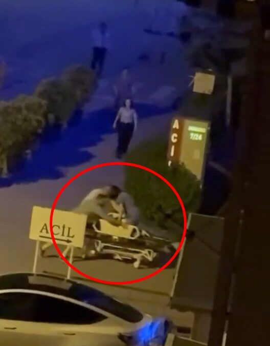Doktorun sedye üstünde kalp masajı yaptığı yaya kurtarılamadı