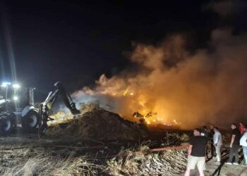 Tekirdağ'da 5 bin saman balyası yandı