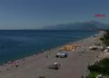 Antalya'da sıcak hava bunalttı