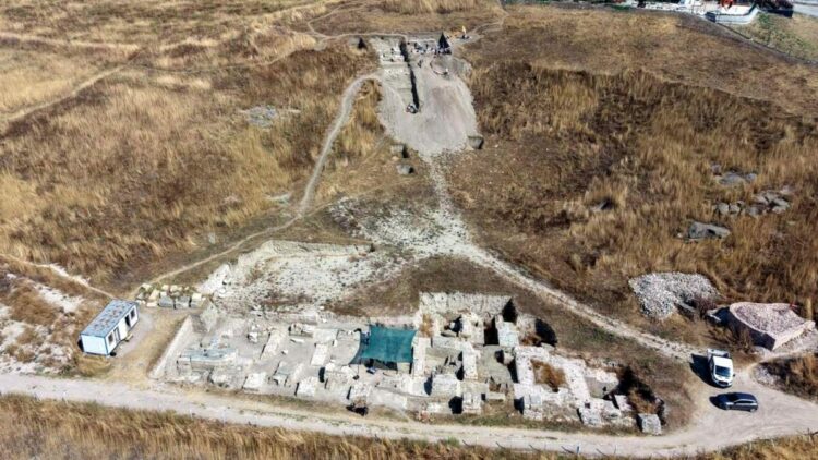 Perinthos Antik Kenti'nde ortaya çıkarılan tiyatroda, Helenistik Dönem'e ait izlere rastlandı