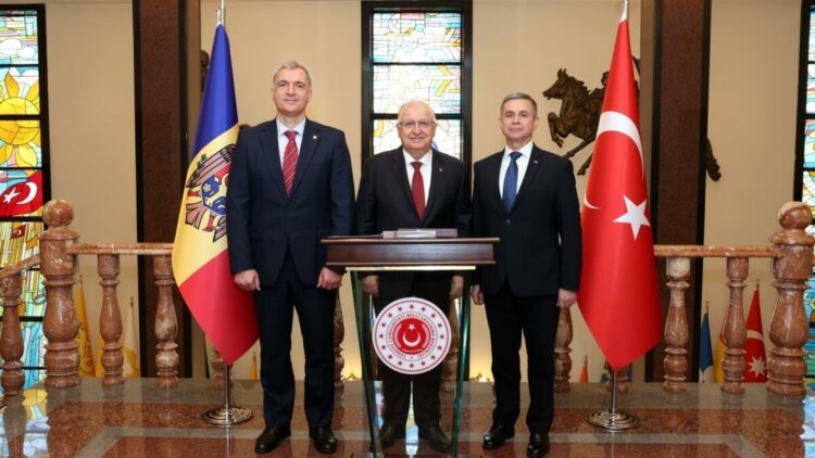 Bakan Güler, Moldova heyetiyle bir araya geldi