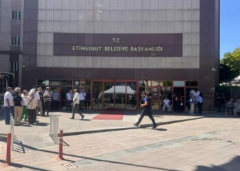 Etimesgut Belediyesi'ne operasyon: Başkan Beşikçioğlu dahil 55 şüpheli gözaltında