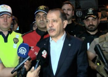 İstanbul İl Emniyet Müdürü Yıldız, Esenyurt'ta helikopter destekli asayiş denetimine katıldı