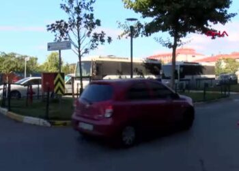 Üsküdar Belediyesi'ne operasyonda gözaltına alınanlar sağlık kontrolüne getirildi