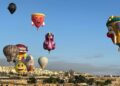 Kapadokya’da figürlü balonlar, gökyüzünü renklendirdi