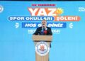 Bakan Bak, Kağıthane Yaz Spor Okulları Şöleni'ne katıldı