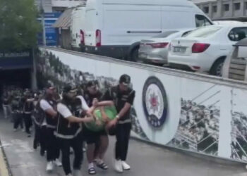 İstanbul'da 7 organize suç örgütüne düzenlenen operasyonda gözaltına alınan 28 kişi adliyeye sevk edildi