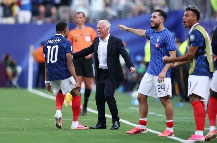Fransa, İsveç’i 3-0 mağlup ederek son 16 turuna kaldı