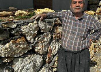 Unutulmaya yüz tutan taş duvar ustalığını 50 yıldır sürdürüyor