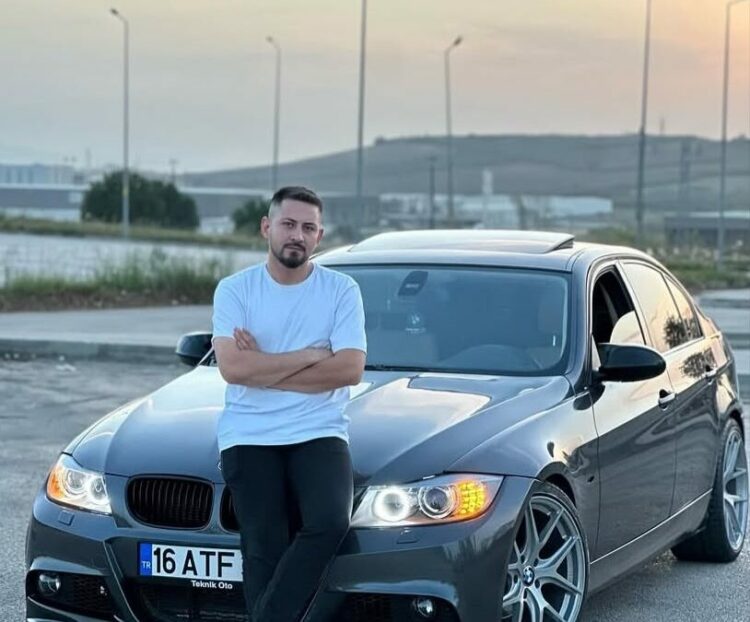 Kaza yapan sürücüye yardım ederken akıma kapılan Furkan, balayından döndüğü gün öldü