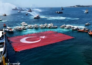 Denizcilik ve Kabotaj Bayramı'nın 100'üncü yıl dönümü İstanbul'da kutlandı