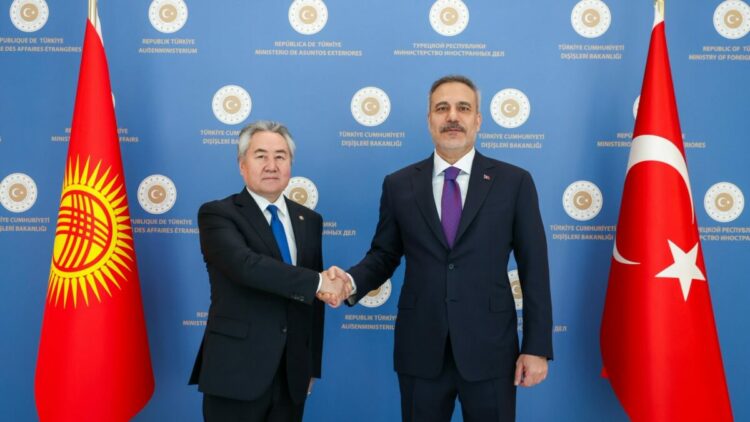 Bakan Fidan, Kırgız mevkidaşı Kulubayev ile görüştü