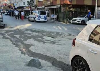 Küçükçekmece'de husumetlisi tarafından bıçaklanan bisiklet tamircisi ağır yaralandı