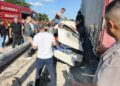 Çankırı'da lastiği patlayan TIR, otomobile çarptı: 4 yaralı