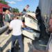 Çankırı'da lastiği patlayan TIR, otomobile çarptı: 4 yaralı