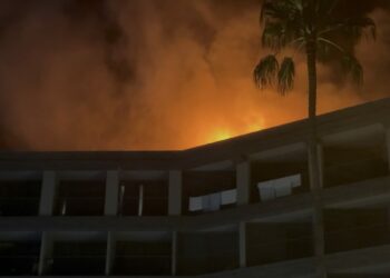 Alanya’da otel çatısında yangın