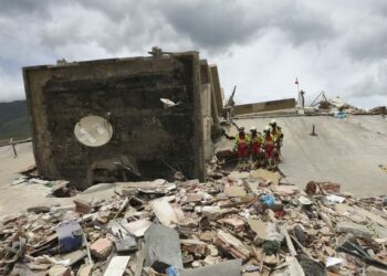 Venezuela'daki depremlerde hayatını kaybedenlerin sayısı 2 bin 295'e yükseldi