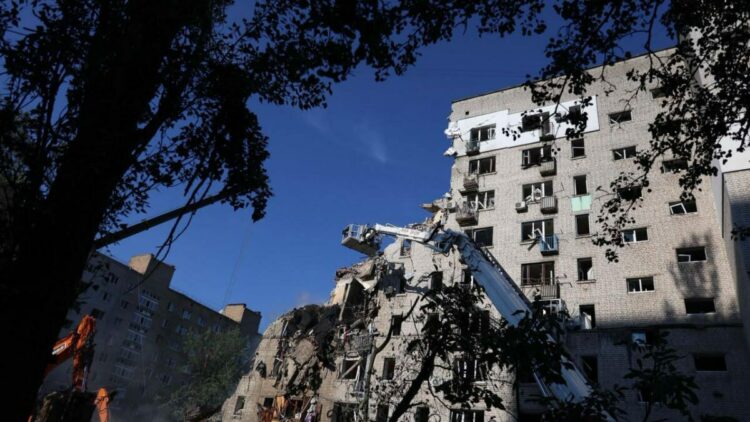 Ukrayna: Rusya'nın Kiev'e düzenlediği hava saldırısında 13 kişi hayatını kaybetti