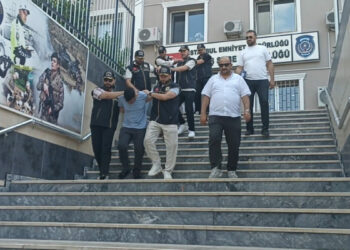 Dolandırıcılara bin 758 Cumhuriyet altınını kaptırdı; şüpheliler adliyeye sevk edildi