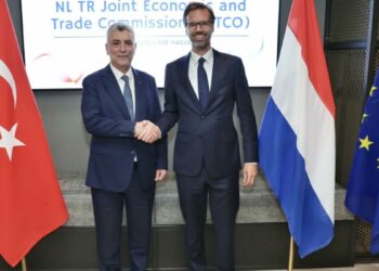 Ticaret Bakanı Ömer Bolat, Hollanda’da