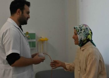 İzmir'de bir ilk; koltuk altından girilerek yapılan ameliyatla kanserden kurtuldu