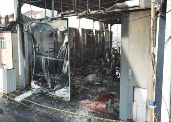 7 işçinin öldüğü fabrika yangında tutuklanan 7 belediye görevlisinden 2'sine tahliye