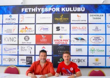 Fethiyespor iki oyuncuya imza attırdı
