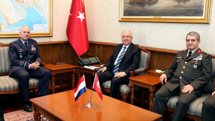 Bakan Güler, Hollanda Genelkurmay Başkanını kabul etti