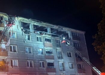 Tekirdağ'da apartman dairesinde patlama ve yangın: 2 ölü, 2 yaralı - YENİDEN