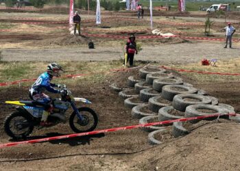 Ağrı’da sporcular piste çıktı