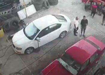 Hava basılırken itfaiye aracının lastiği patladı; 1 yaralı