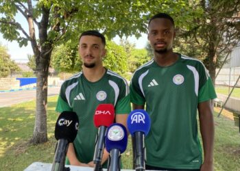 Çaykur Rizesporlu Siaka Bakayoko: Önemli bir takımda hedeflere gideceğim için buraya geldim