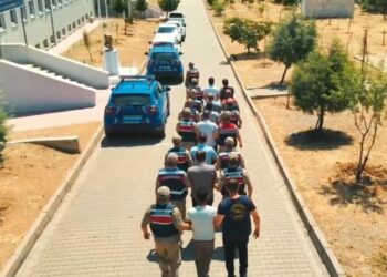 Diyarbakır merkezli 6 ilde dolandırıcılık operasyonları: 27 gözaltı
