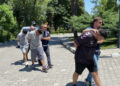 Husumetli iki grup arasında silahlı kavga; 3 yaralı