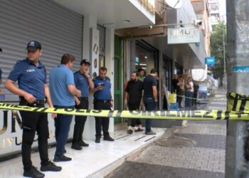 Maltepe’de kuyumcuda silahlı soygun